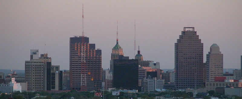 800px-san_antonio_texas_skyline_from_north